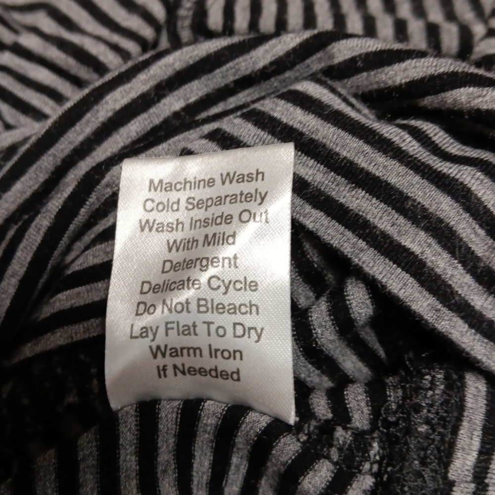 Cabi Striped Tech Long Sleeve Running Activewear Top Black Gray Size S - Picture 7 of 7